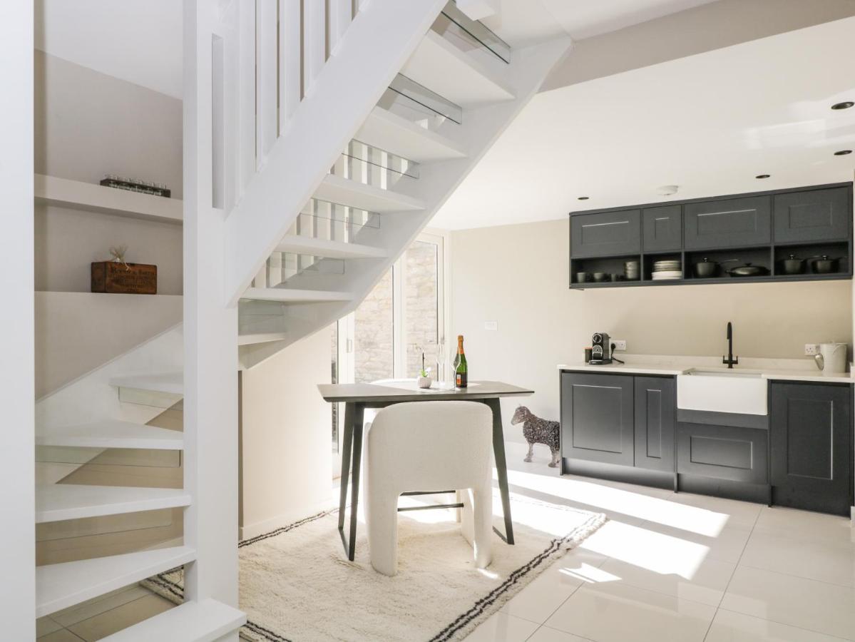 The Hayloft Villa Tetbury Exterior photo